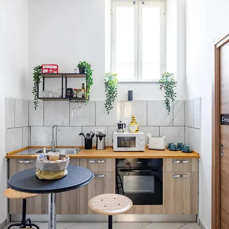 Il Chiostro Di Santa Chiara *